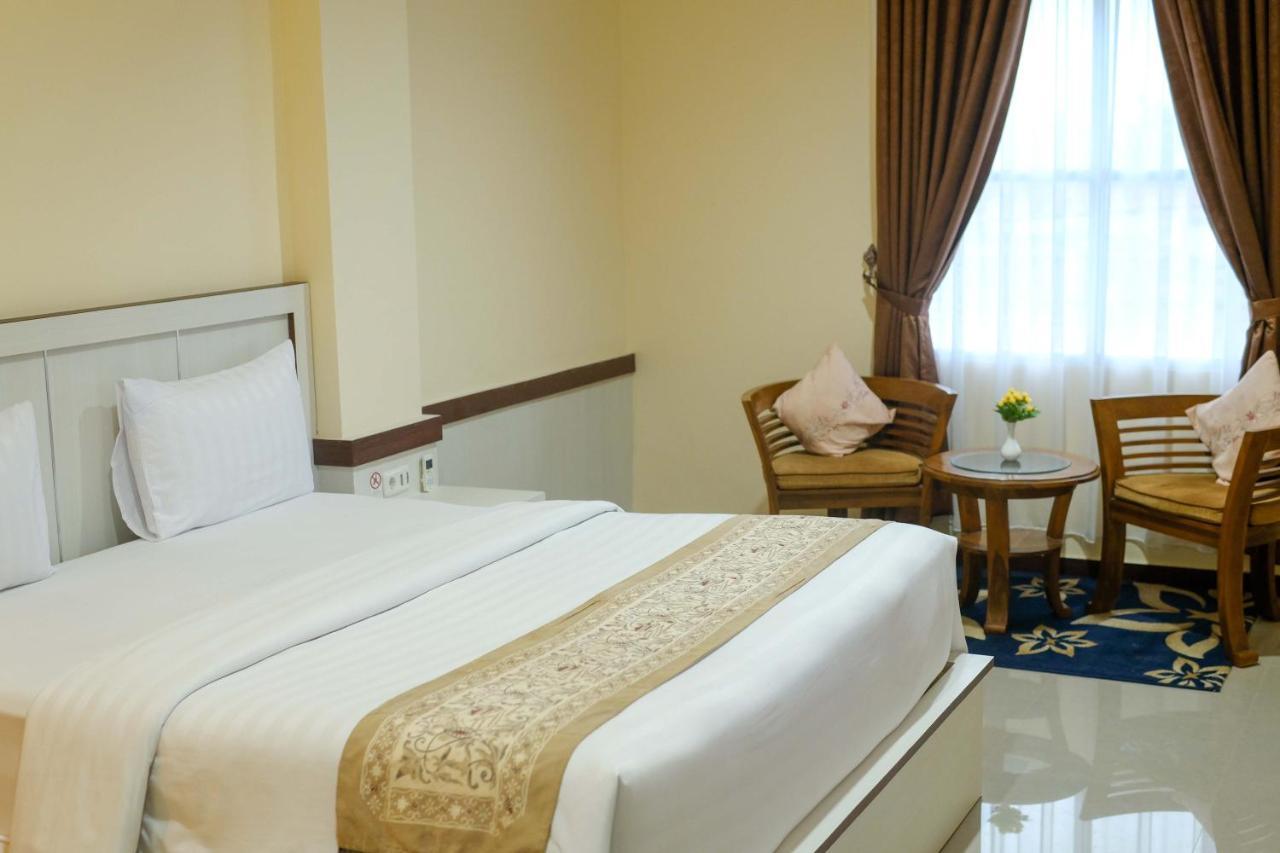 Grand Buana Lestari Hotel Padang (Sumatra) Exterior foto